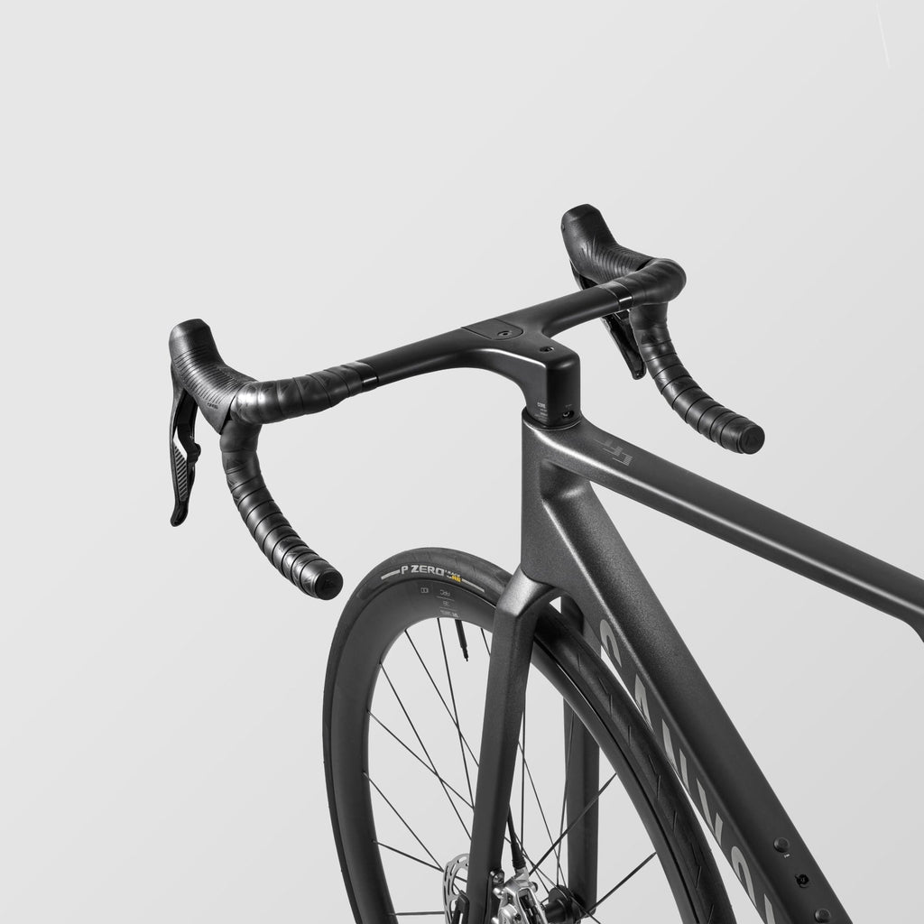 Ultimate CFR AXS – Outlet