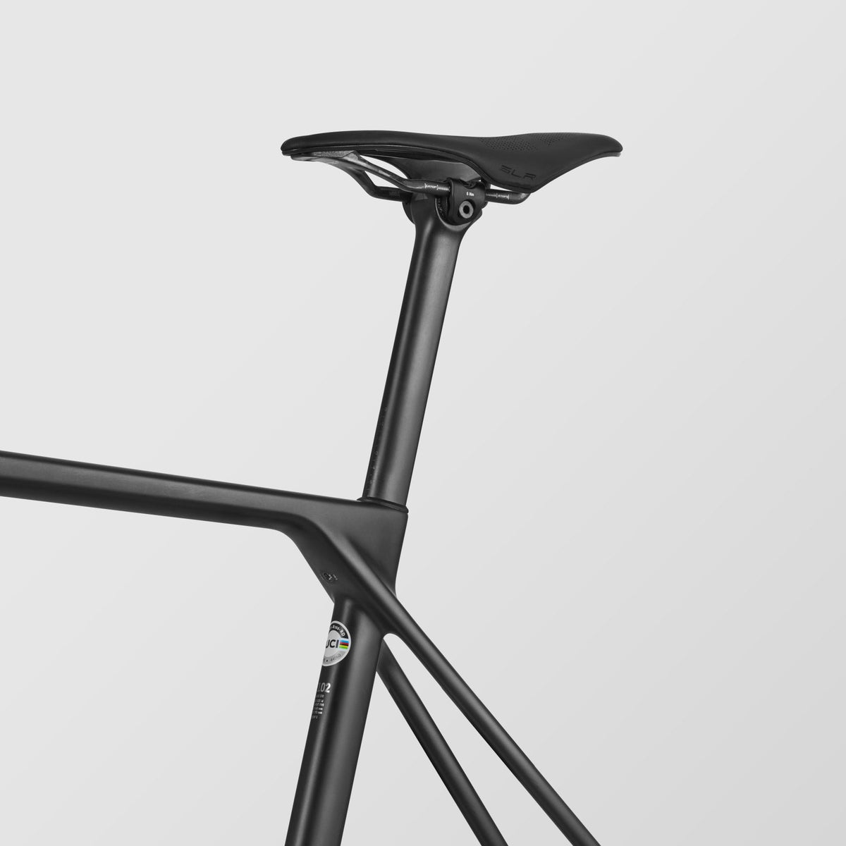 Ultimate CFR AXS – Outlet