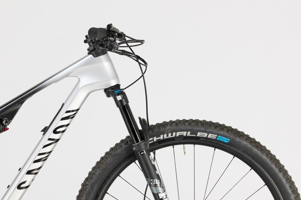 Lux Trail CF 8 – Outlet