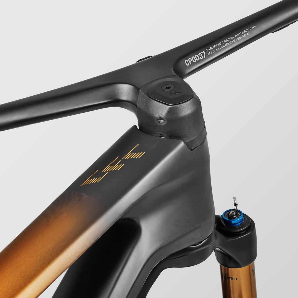 Lux Trail CFR – Outlet
