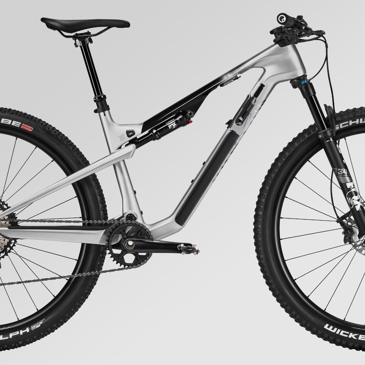 Lux Trail CF 8 – Outlet